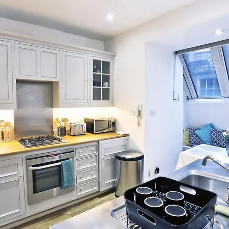 Magical & Charming 8 Covent Garden Townhouse Holiday home *