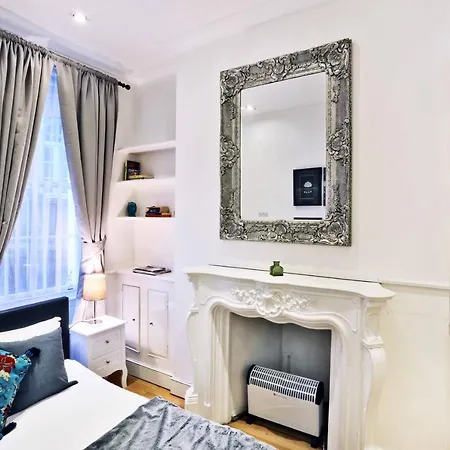 Magical & Charming 8 Covent Garden Townhouse Holiday home *
