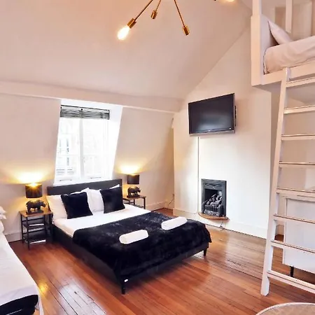 Magical & Charming 8 Covent Garden Townhouse Holiday home *