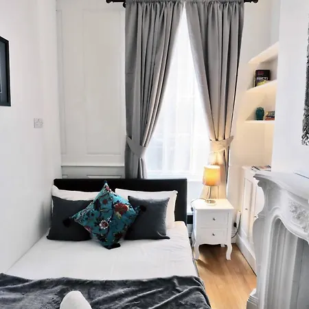 Magical & Charming 8 Covent Garden Townhouse London