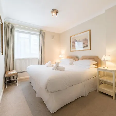 Apartment Pond House London
