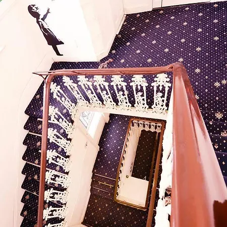 Gallery Hyde Park Ostello *