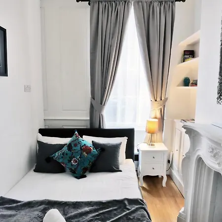 Covent Garden Suites * London