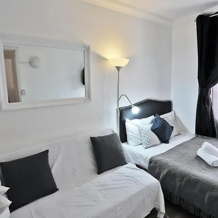 Covent Garden Suites * London