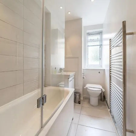 Pond House Apartment London