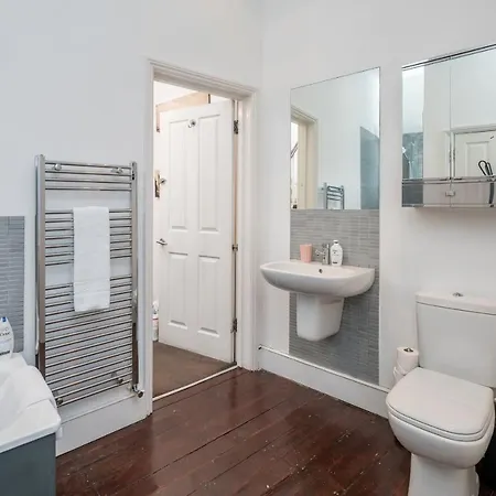 Victorian House 2 Bed/2 Bath Next To Barbican Tube * London