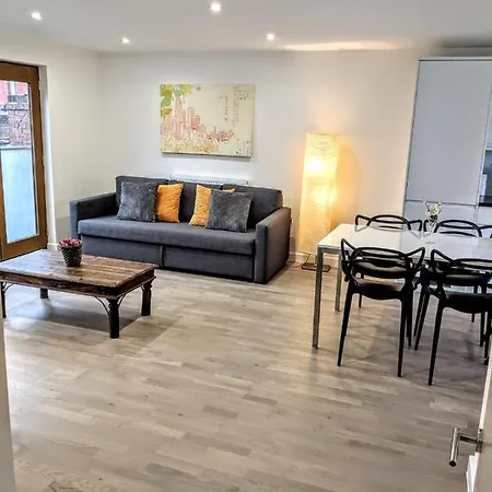 Apartment Eye Flats *