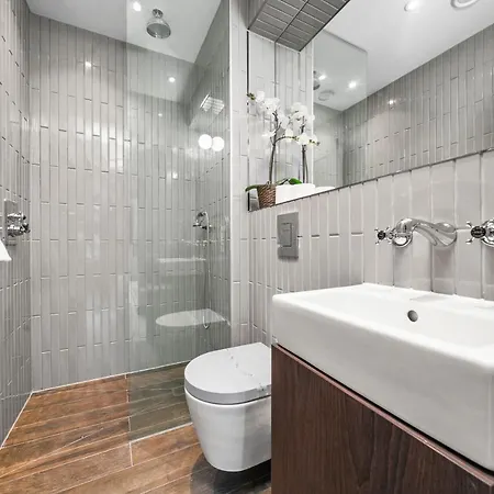 2 Bed Lux Near Free Wifi By Aparts Apartment