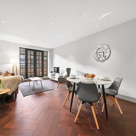 2 Bed Lux Near Free Wifi By Aparts * London