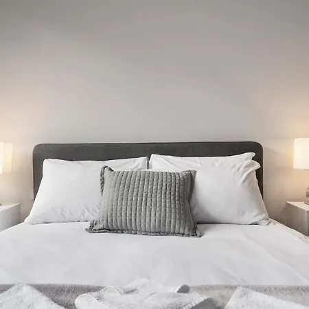 Apartment 2 Bed Lux Near Free Wifi By Aparts