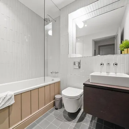 2 Bed Lux Near Free Wifi By Aparts * London