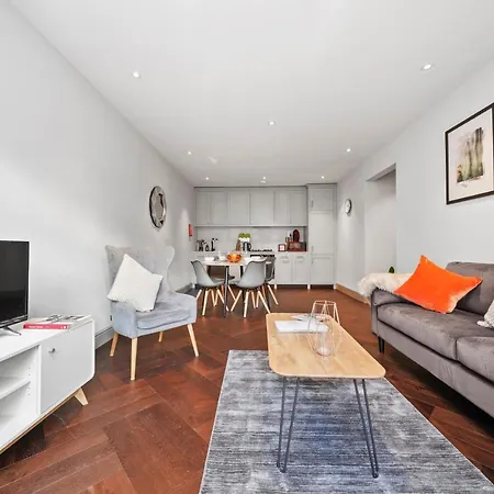 2 Bed Lux Near Free Wifi By Aparts Apartment London
