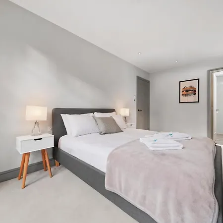 2 Bed Lux Near Free Wifi By Aparts London