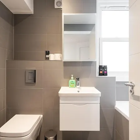 Parkside Apartment *