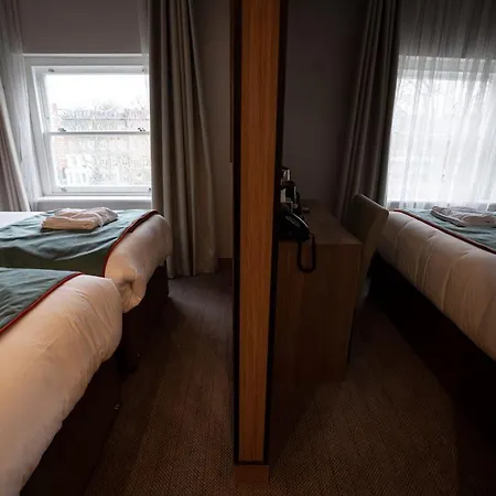 Hotel Merit Kensington
