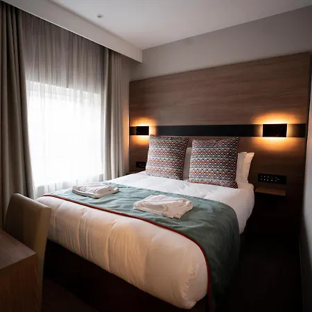 Hotel Merit Kensington