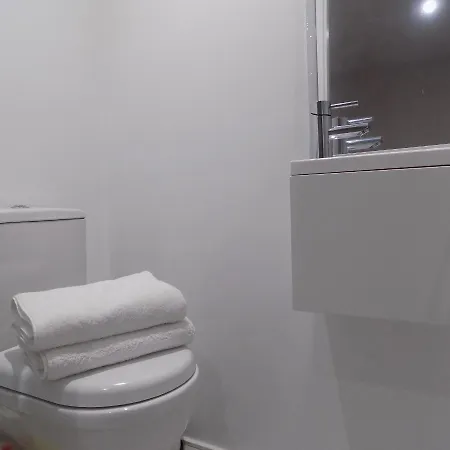 Lavender Oaks Apartment *