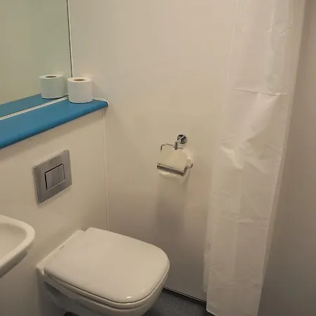 Easyhotel