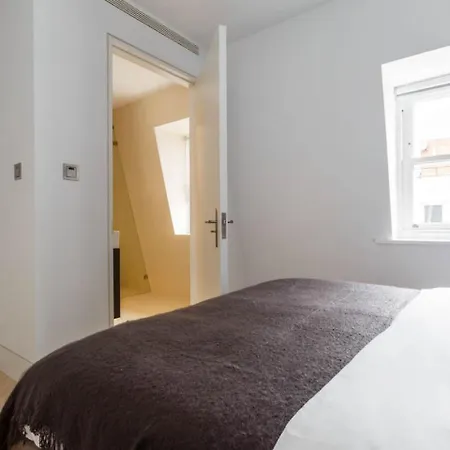 Goodge Street Iv Hotel