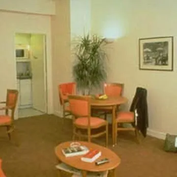 מלון דירות Citadines Trafalgar Square 4*