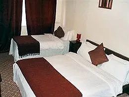 Oyo The Man Pub And Otel 3*