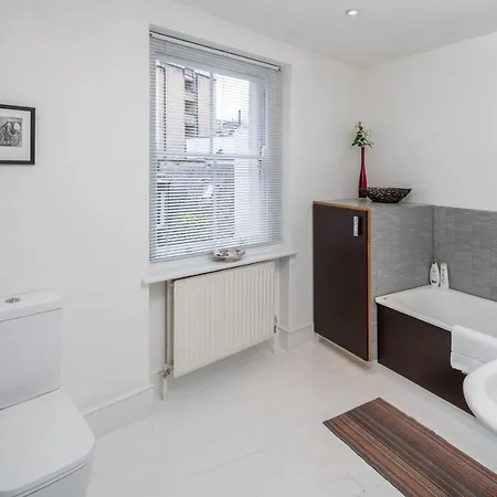 Apartment Victorian House 2 Bed/2 Bath Next To Barbican Tube London