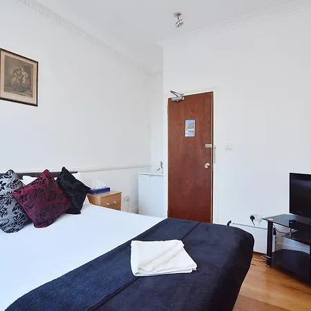 Hostel Hyde Park Gate London
