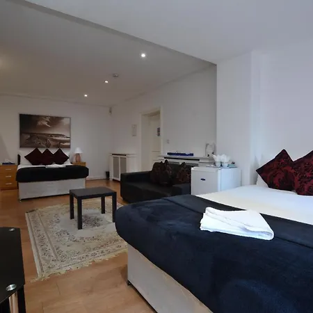 Hostel Hyde Park Gate London