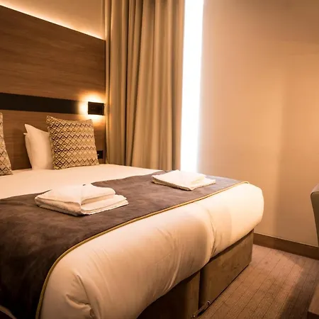 Merit Kensington 4* London