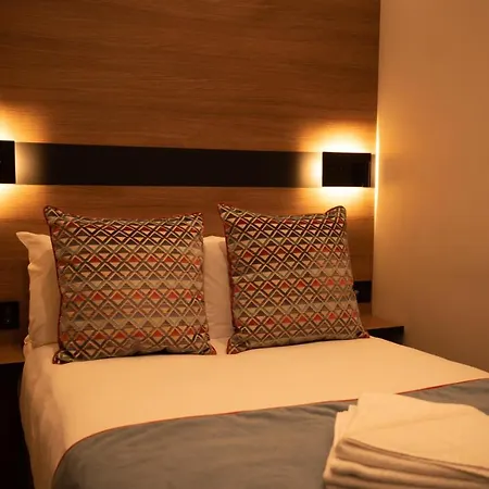 Hotel Merit Kensington London