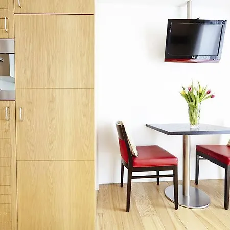 By Marriott Tower Bridge 4* London
