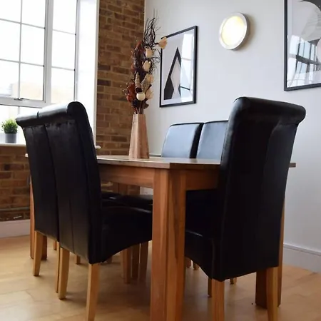 Apartment Bright Warehouse Conversion In Buzzing Peckham London