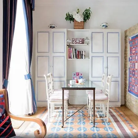 A To Rent - Boutique * London