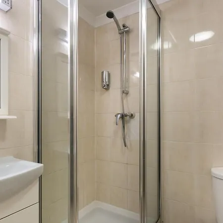 Otel Victoria Station 2*