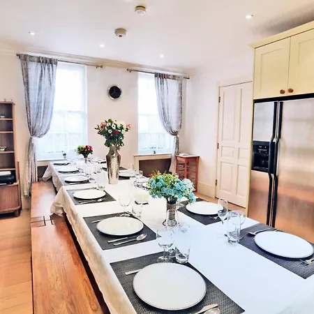 Piccadilly Circus Suites * London