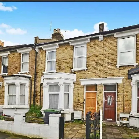 Premier Contractors North Apartment London