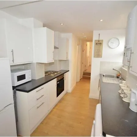 Premier Contractors North * London