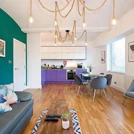 Mulberry Flat 4 - Two Bedroom 2nd Floor By Living Vakantiehuis