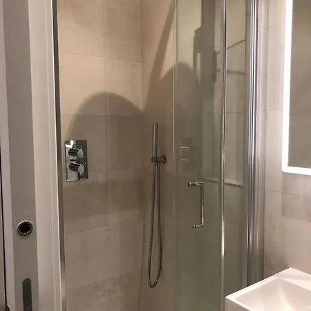 Edgware Road Luxury Serviced * London