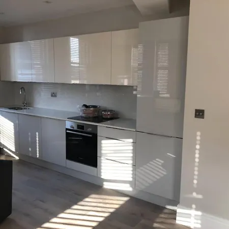 Edgware Road Luxury Serviced Apartment *