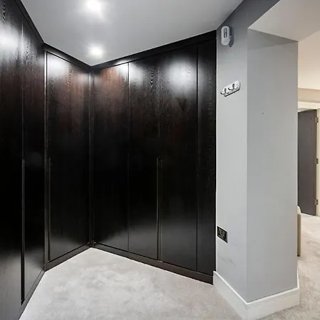 Apartment Luxurious 3 Bed Apt Westbourne Park Villas Sk