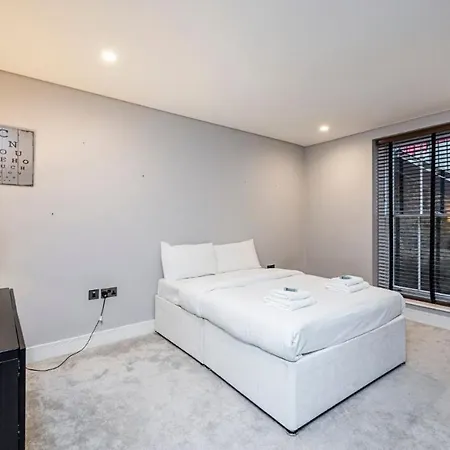 Luxurious 3 Bed Apt Westbourne Park Villas Sk London