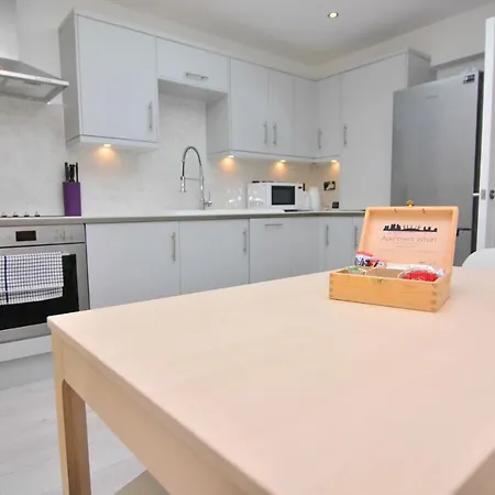 Wharf - Macarena Apartment