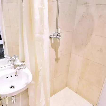 Piccadilly Circus Suites Apartment *