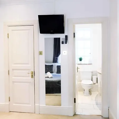 Piccadilly Circus Suites Apartment *