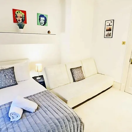 Piccadilly Circus Suites Apartment *