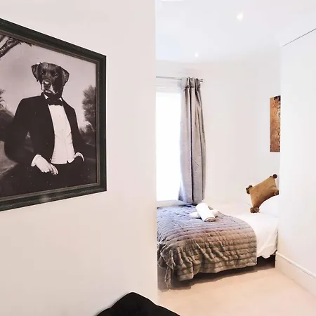 Piccadilly Circus Suites Apartment *