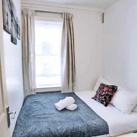 Piccadilly Circus Suites Apartment *