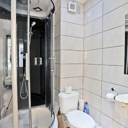 Piccadilly Circus Suites *