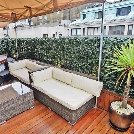 Piccadilly Circus Suites * London